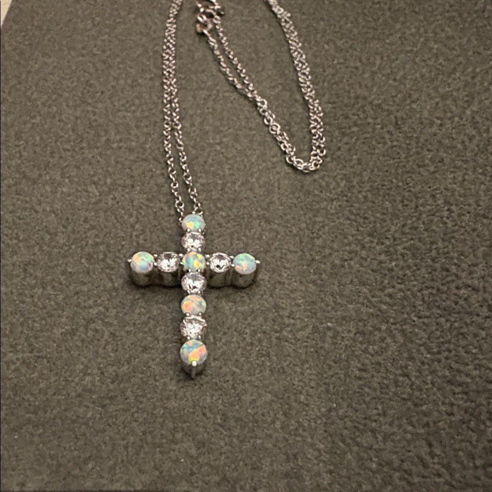Elegant 925 Silver Cross Necklace - Picture 2 of 5